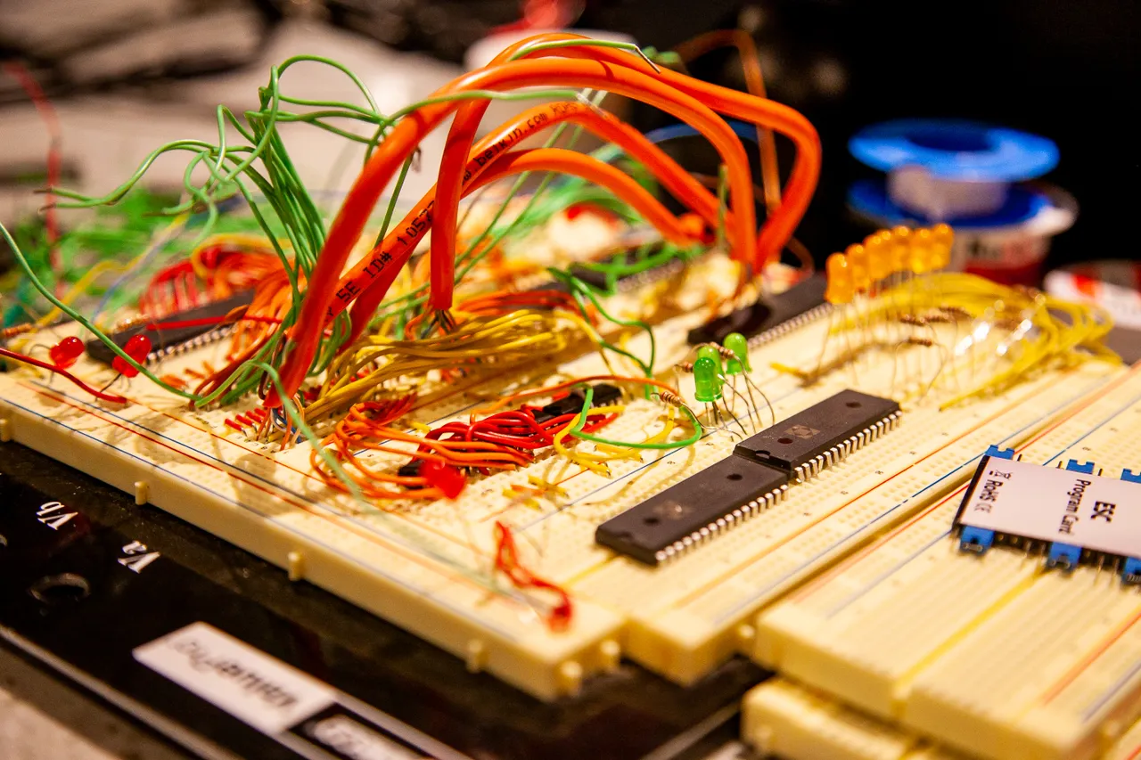 Obwody elektryczne na maturze z fizyki — prawa Kirchhoffa krok po kroku