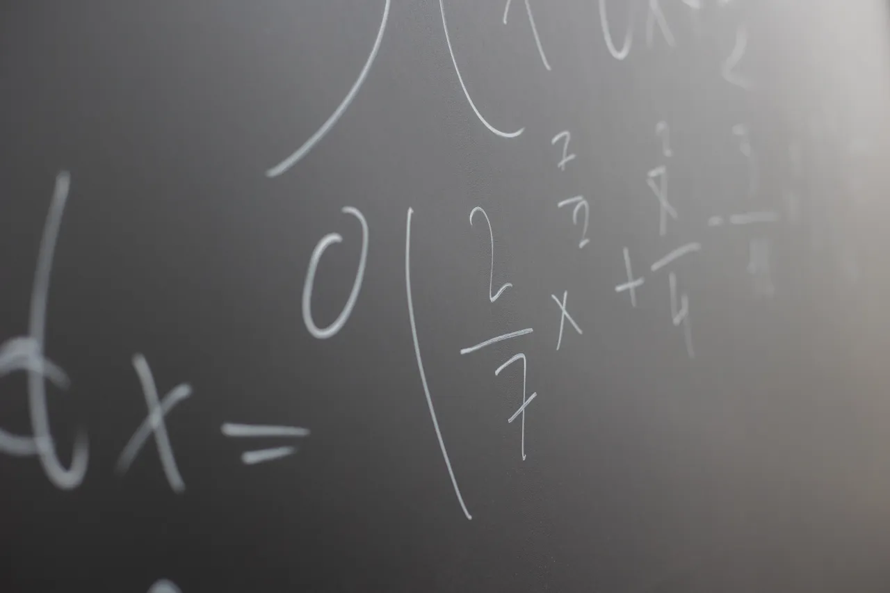 Wzory matematyczne na maturze — pełna ściąga (PDF)