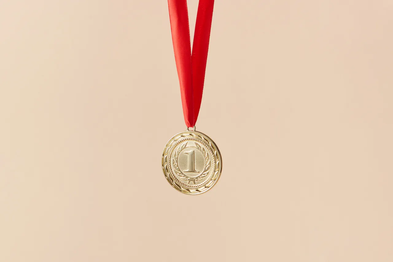 Geografia, fizyka, chemia, AI — polscy uczniowie wracają z medalami z międzynarodowych olimpiad 2026