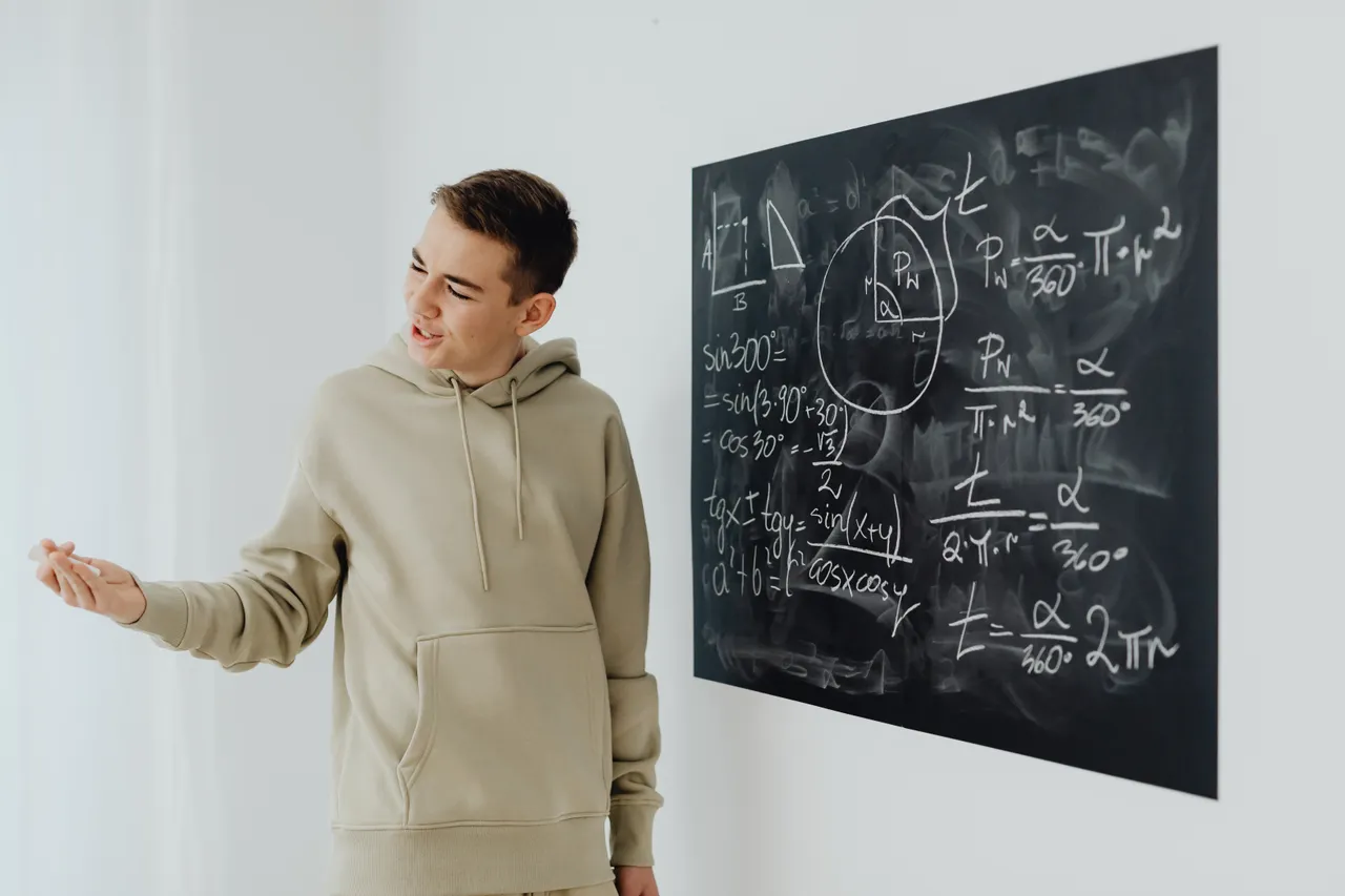 Ile kosztują korepetycje z matematyki przed poprawką i przyszłoroczną maturą? Dane z raportu branżowego