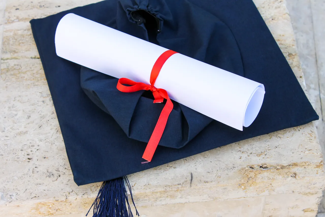 Matura 2026 w Podlaskiem: 87,5 proc. zdało po trzech sesjach, matematyka wciąż najtrudniejsza do poprawienia