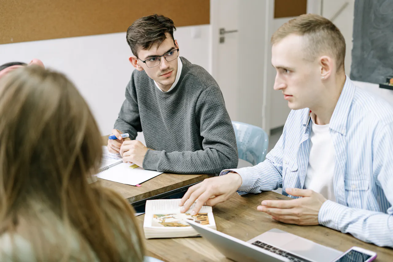 Matura 2026 z WOS – ponad 22 tysiące zdających, tematy z ustroju RP i polityki zagranicznej