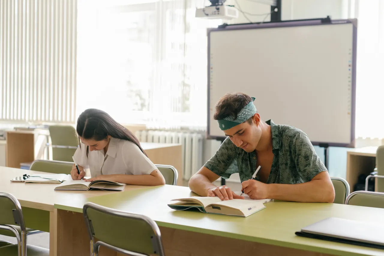 Matura z angielskiego rozszerzona 2027: znamy już datę egzaminu i liczbę zadań